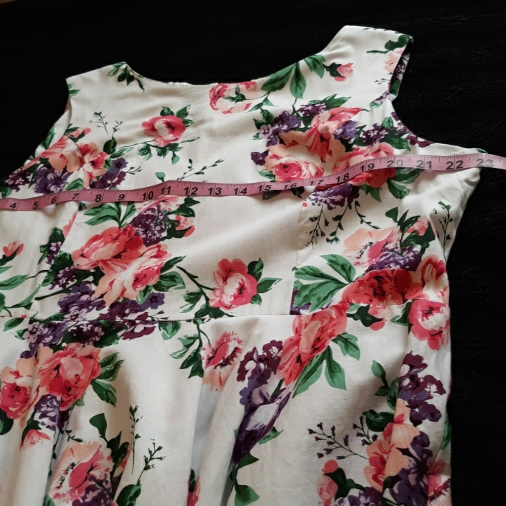 Spring/Summer Dress - Picture 4 of 9